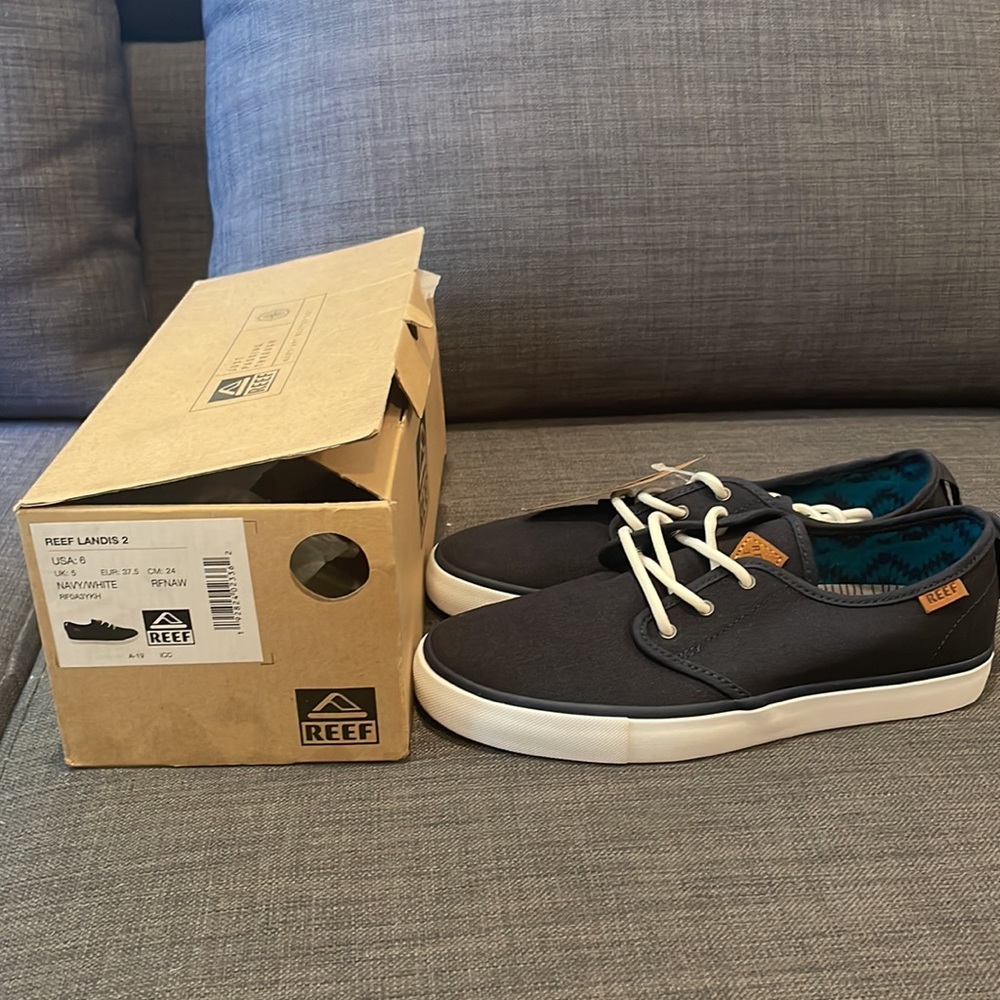 NWT Reed sneakers - Picture 4 of 5